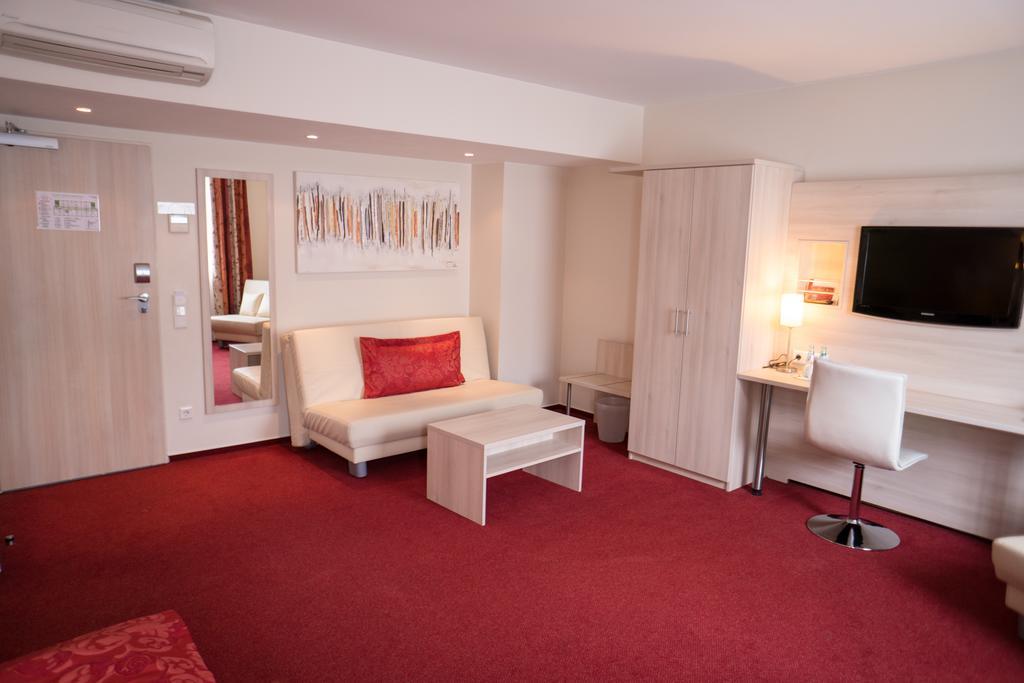 Hotel Rödelheimer Hof - Am Wasserturm Frankfurt am Main Zimmer foto