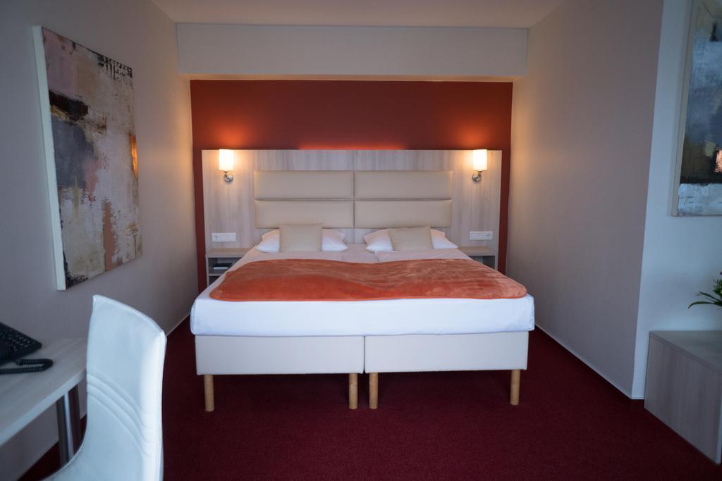 Hotel Rödelheimer Hof - Am Wasserturm Frankfurt am Main Zimmer foto